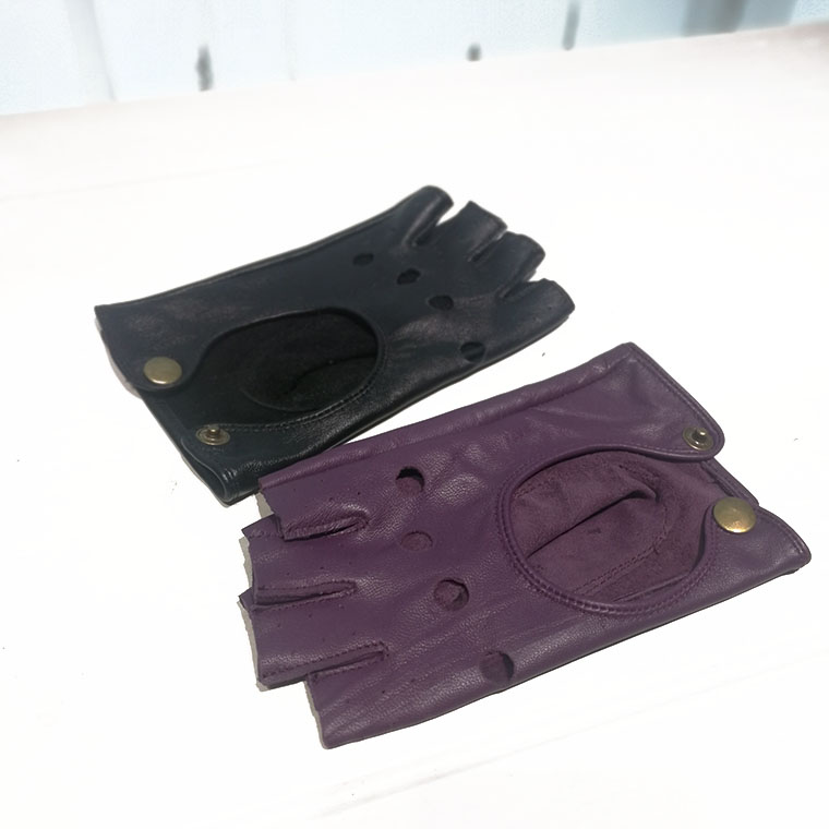Guanto semi-dito scavato in pe - Leather Driving Glove recensione e prezzo